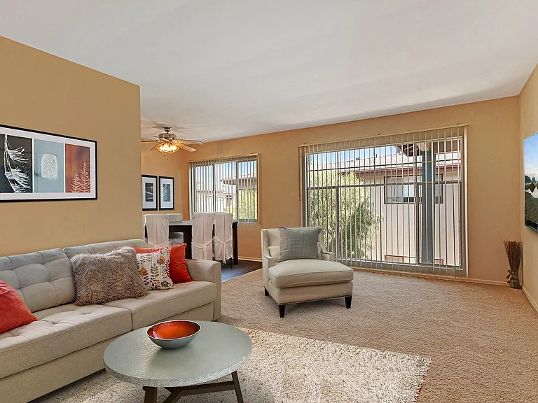 Hazeltine Apartments — Photo 8