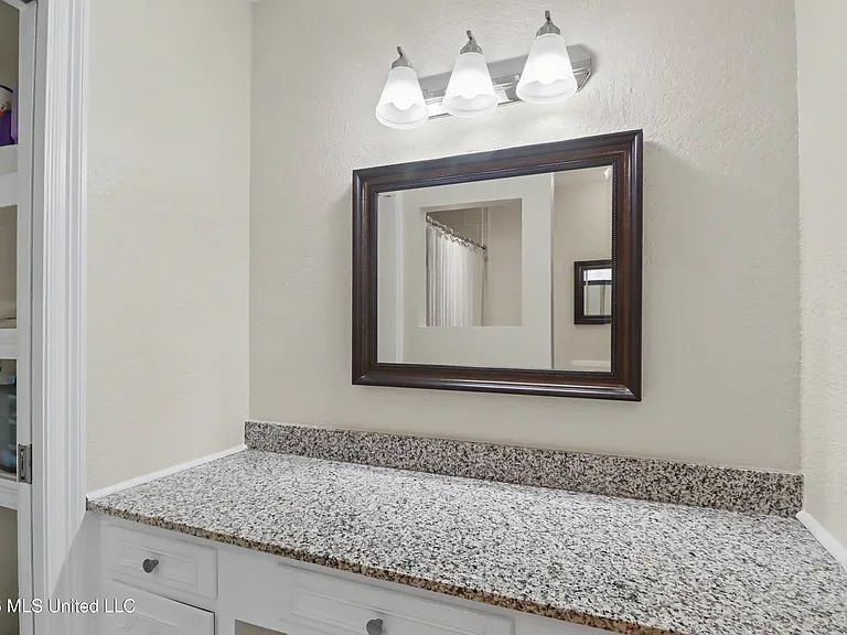 412 Woodland Park Dr — Photo 18