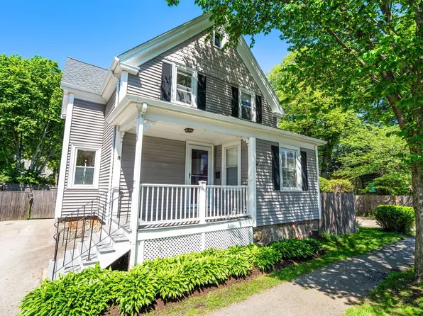 8 Lincoln St, Manchester, MA 01944