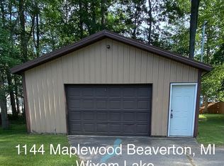 1144 Maplewood St, Beaverton, MI 48612