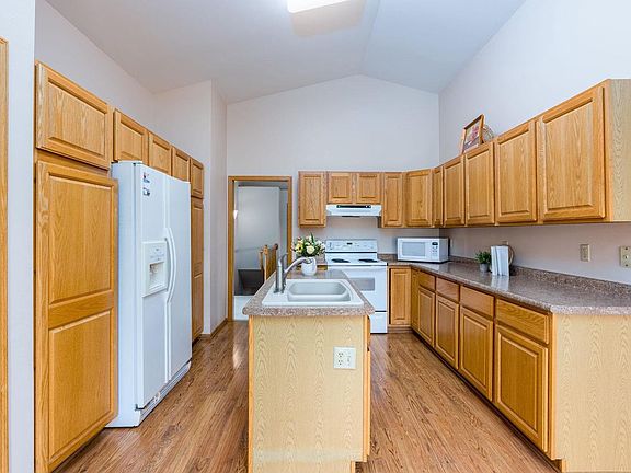 4th image of 708 South 2nd Street