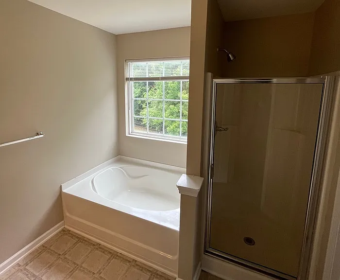 15315 Edgewater Forest Ln — Photo 30