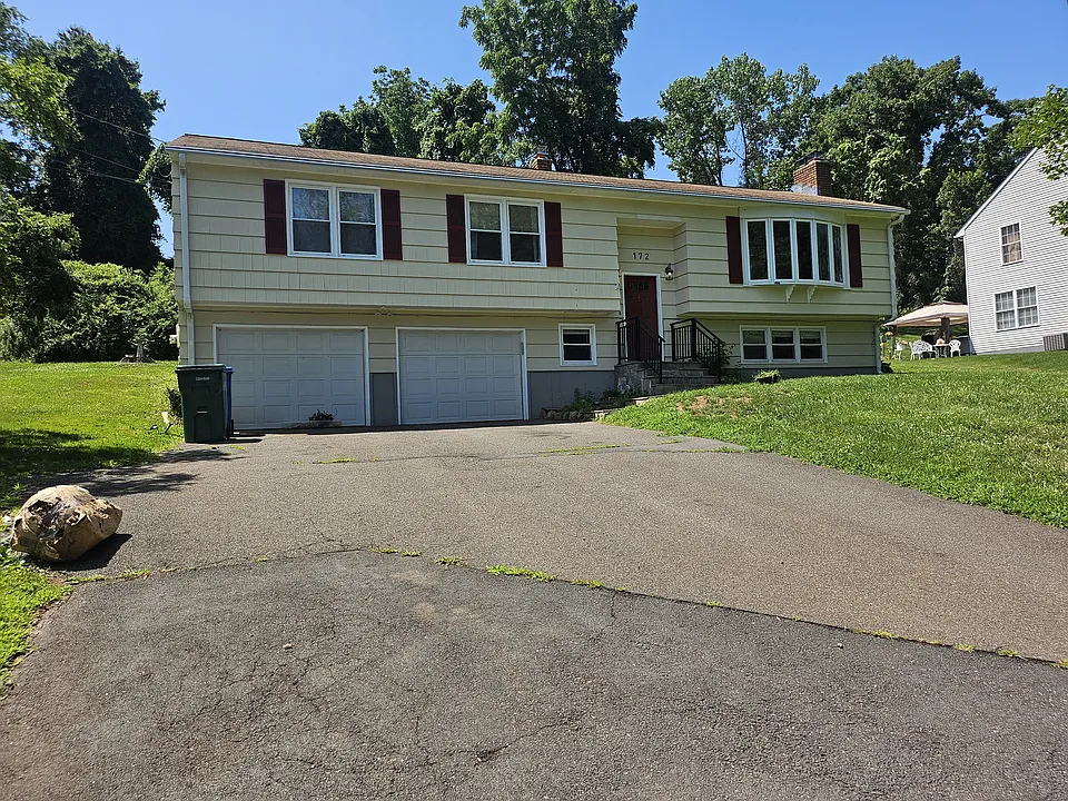 172 Country Hills Rd