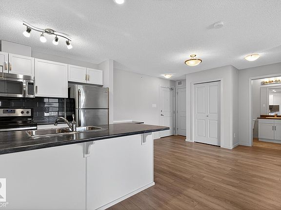 5th image of 390 Windermere Rd NW #426
