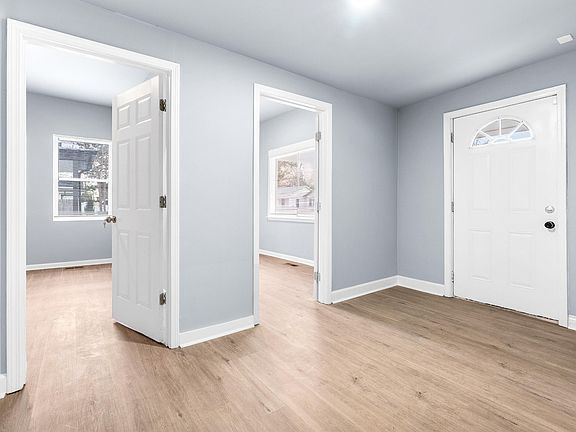5th image of 909 S Alston Ave