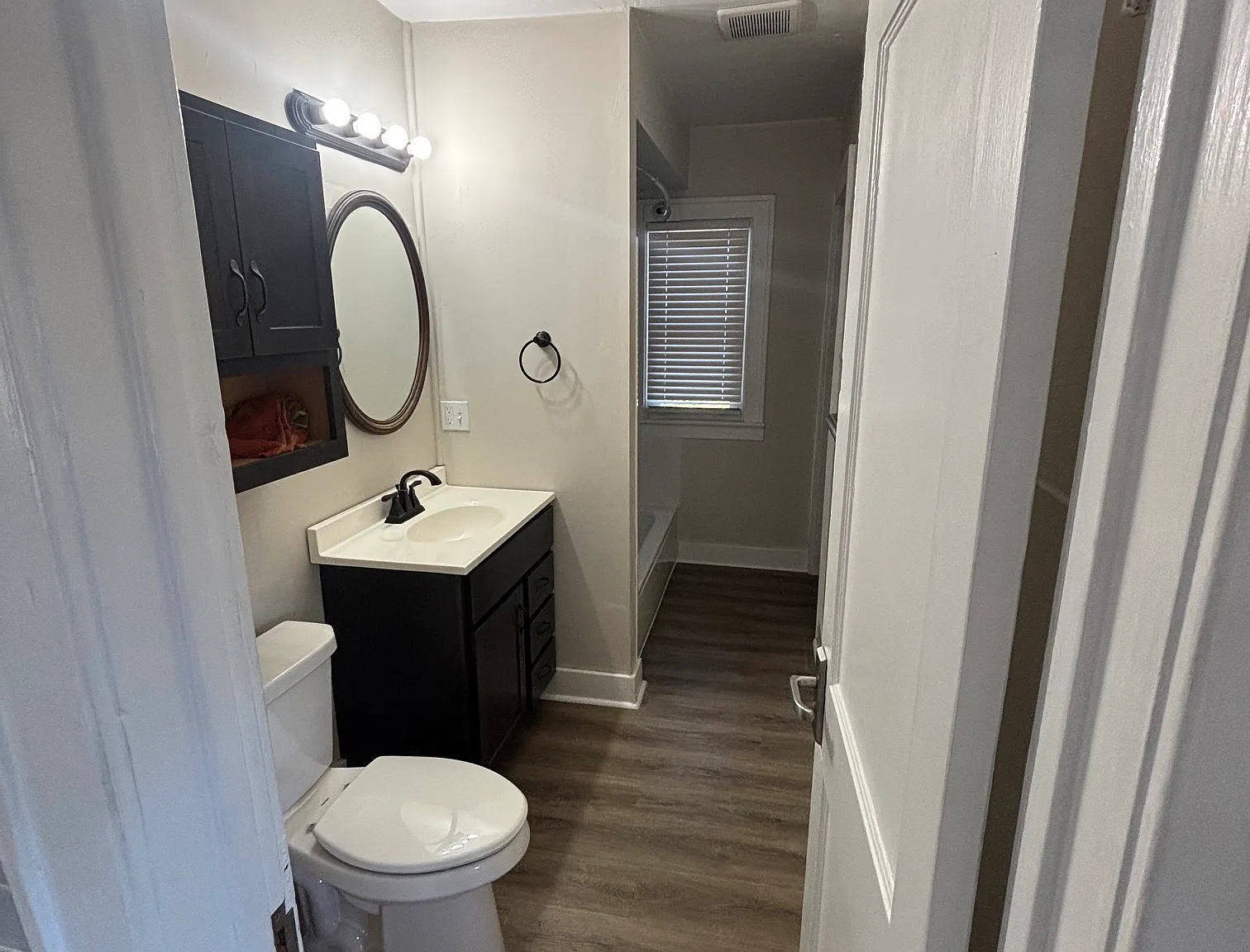 3 bed, 900 sqft, $1,695 — Photo 4