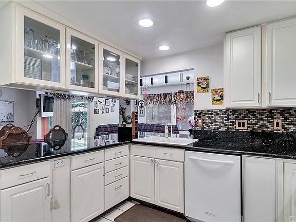 3rd image of 4353 E Bainbridge Ave