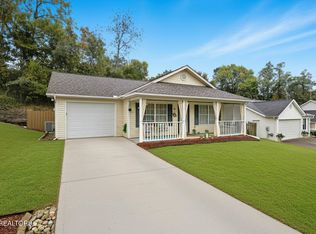131 Emerald Court Pl, Lenoir City, TN 37771