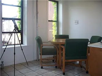 Rented by R New York