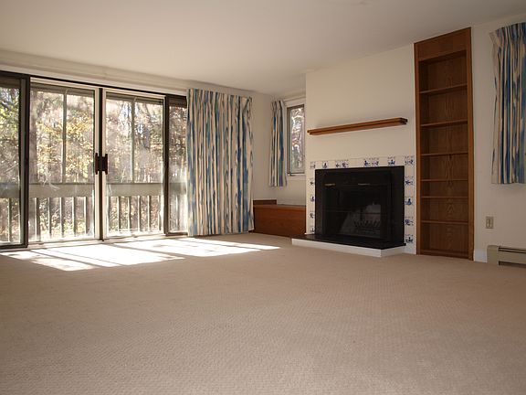 5th image of 42 Brookside Dr