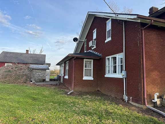 3rd image of 130 E Union Rd
