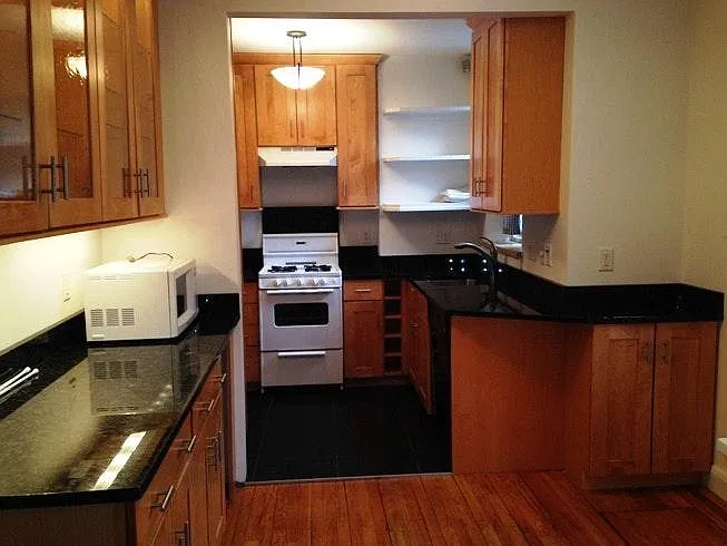 2 bed, 899 sqft, $2,795 — Photo 3