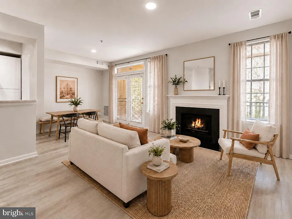 1318 Garden Wall Cir