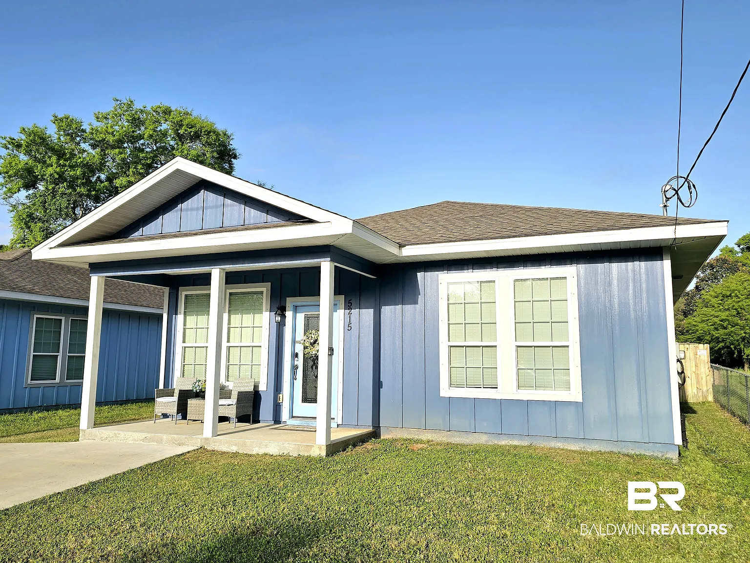 3 bed, 2.0 bath, 1200 sqft, $2,300 — Photo 1