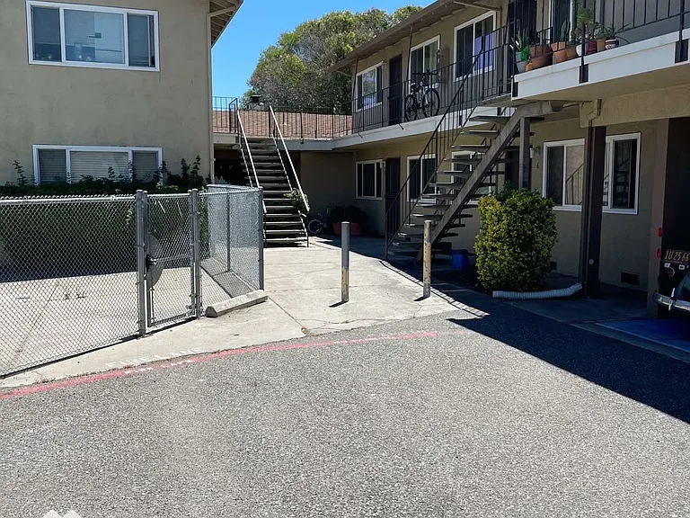 870 Burbank Dr #5 — Photo 15