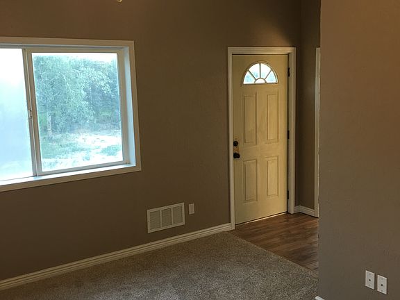 4th image of 255 N Butterfly Dr