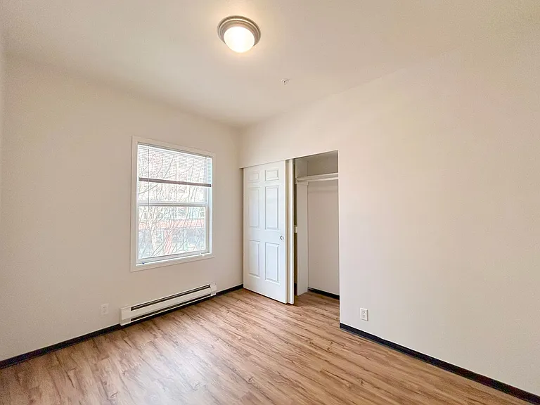 Ludlow Apartments — Photo 25