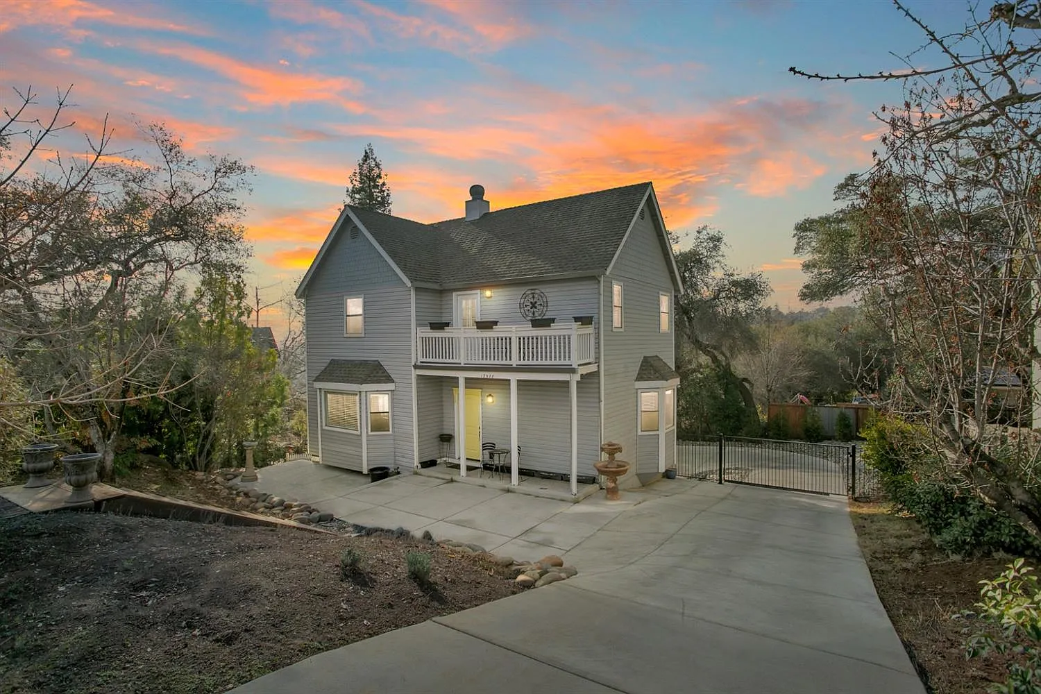 12577 Highland Dr photo 1