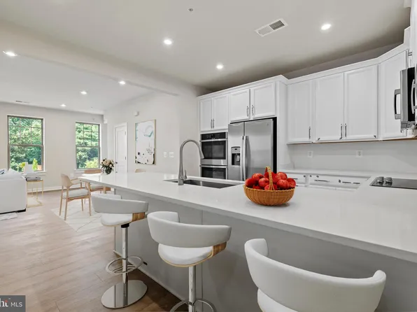 616 Percy Pl #A, Manassas, VA 20111