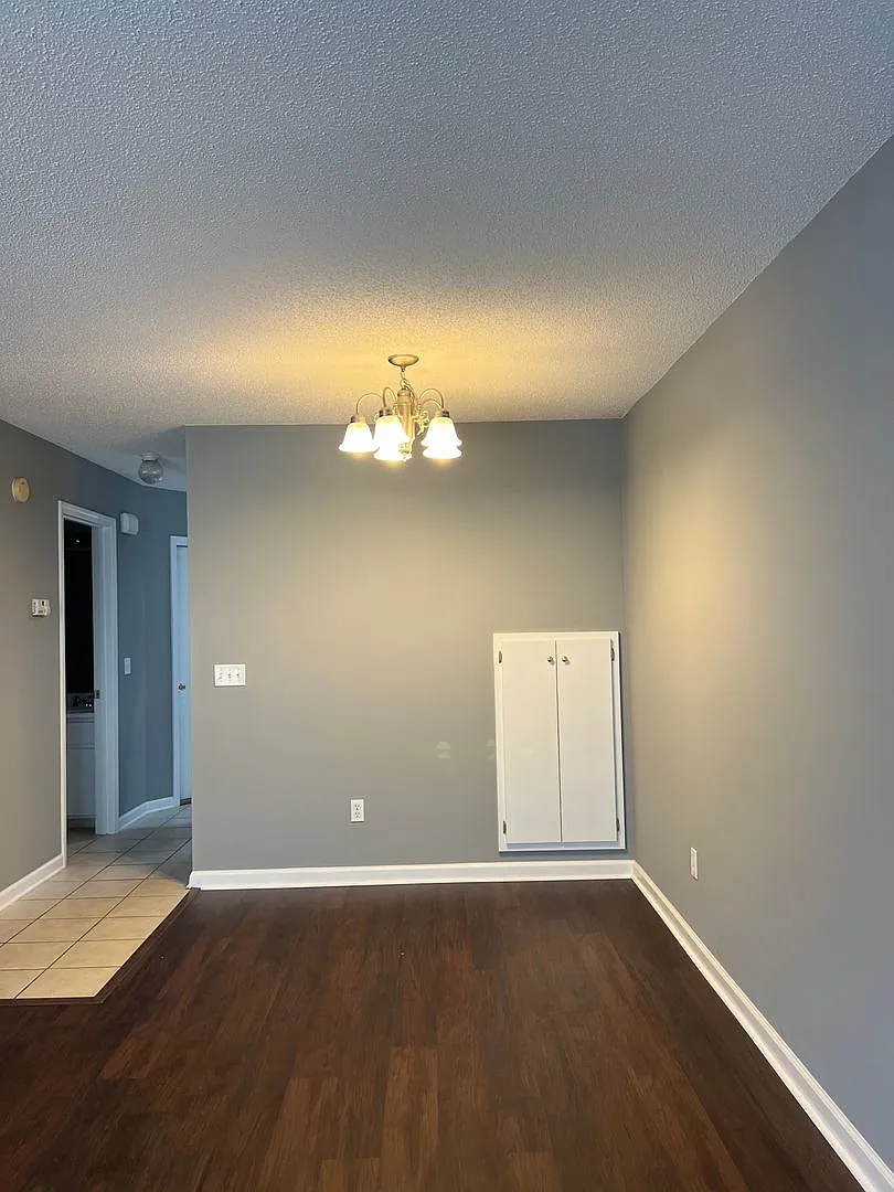 Available NOW - 139 S. Springview — Photo 4