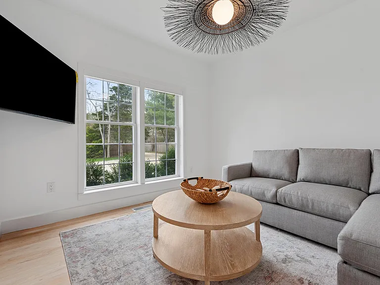 4056 Noyac Rd — Photo 11