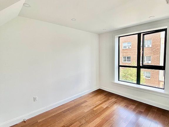 3rd image of 1343 Dekalb Ave Unit 1-3