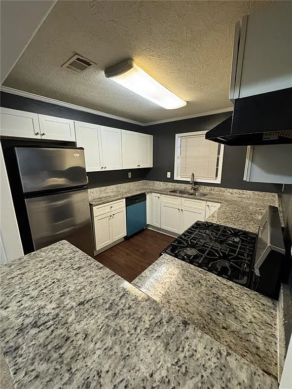 2 bed, 1.0 bath, 1097 sqft, $1,500 — Photo 1