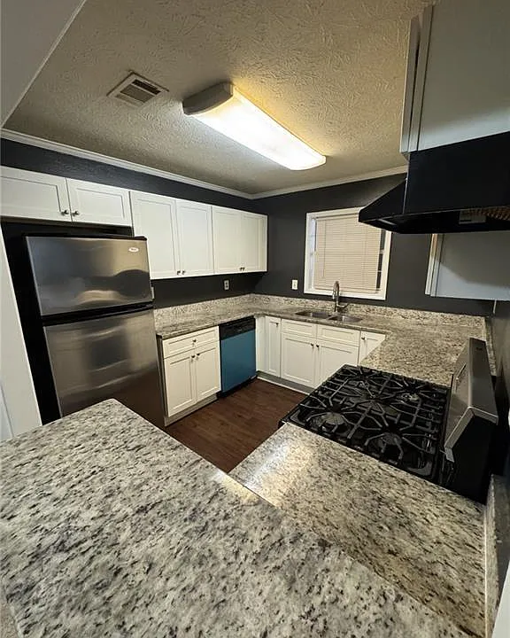 201 Augusta Dr SE