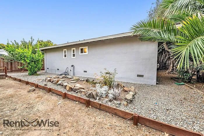 2080 Helena Way — Photo 30
