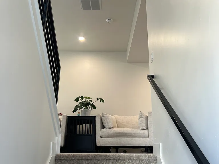 153 W Autumn Ln — Photo 13