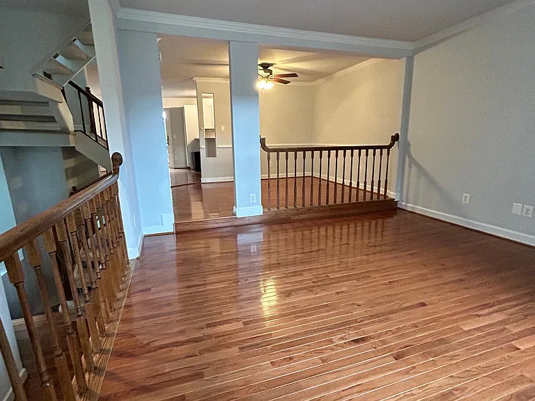 8021 Merry Oaks Ct — Photo 11