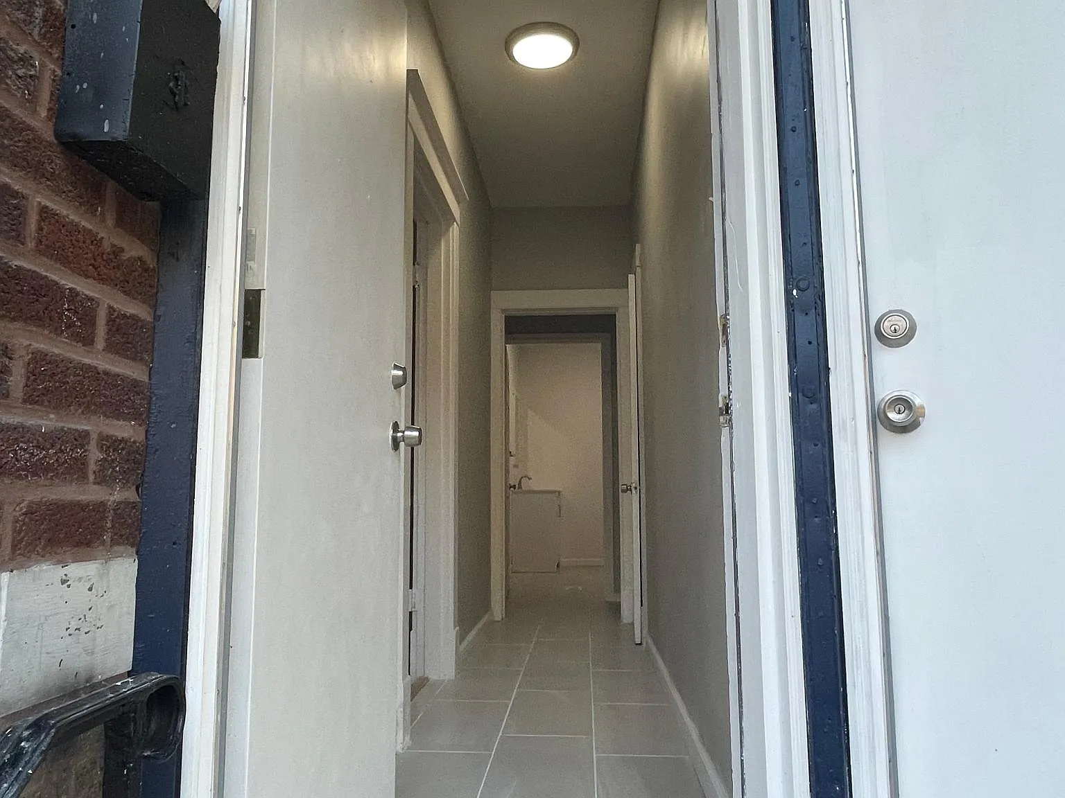 2 bed, 1001 sqft, $1,050 — Photo 2