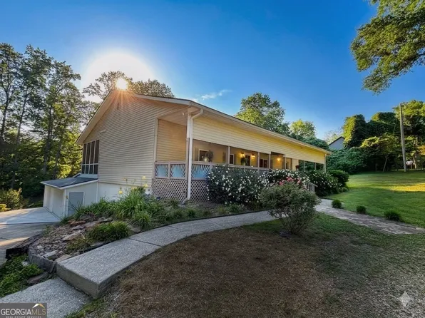817 Brookside Dr, Winder, GA 30680