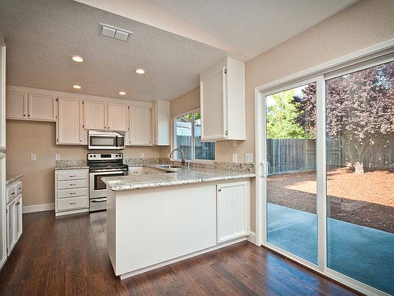 4th image of 8091 McClung Dr