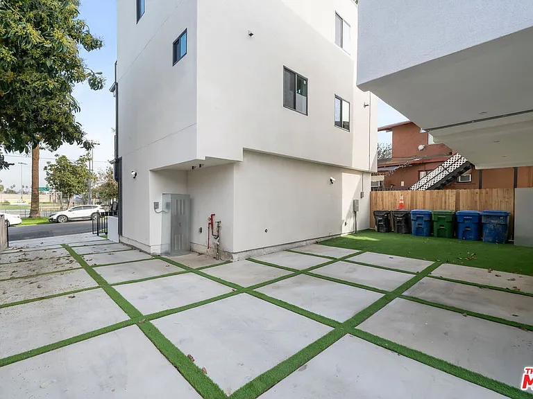 913 N Hobart Blvd #1/4 — Photo 31