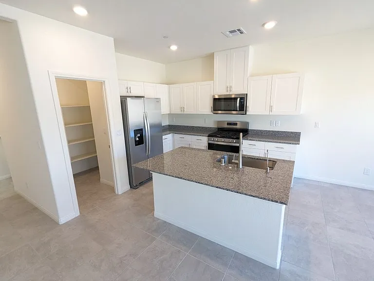7071 Alabaster Peak St — Photo 6
