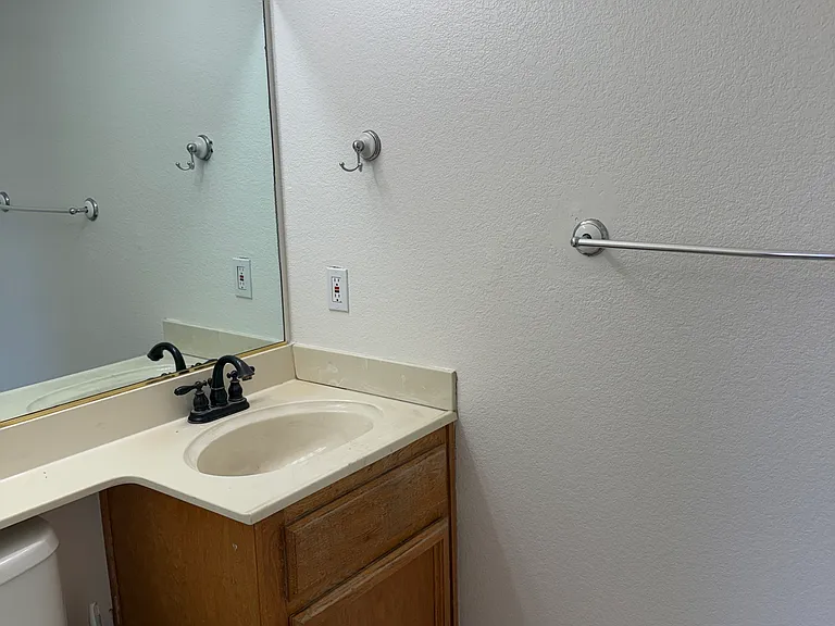 573 Topaz Way — Photo 4