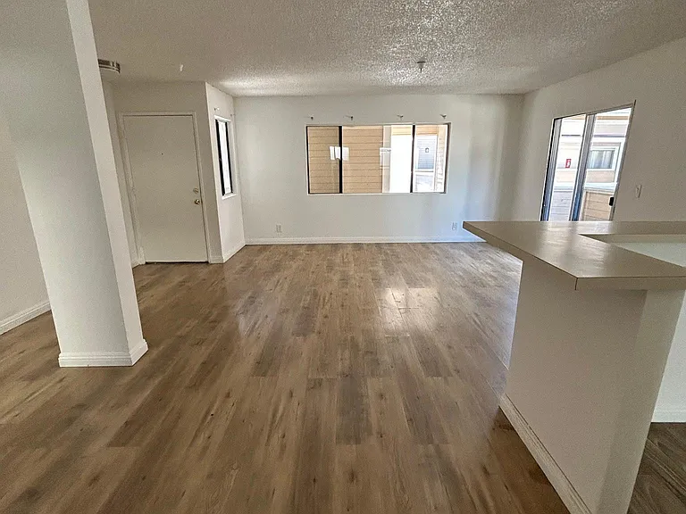 313 E Pine St #18 — Photo 6