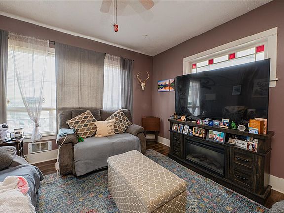 4th image of 1413 23rd St APT C