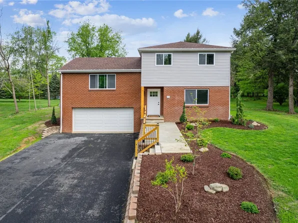 81 Old Farm Rd N, Canonsburg, PA 15317