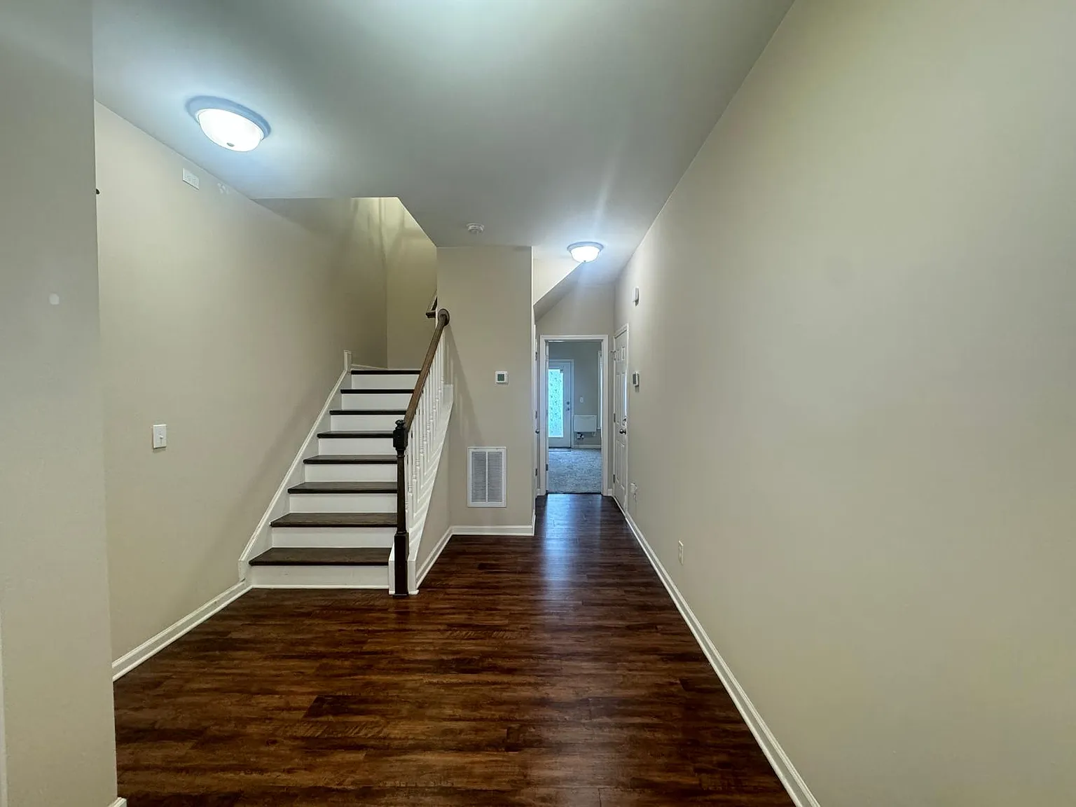 4 bed, 2122 sqft, $2,295 — Photo 2