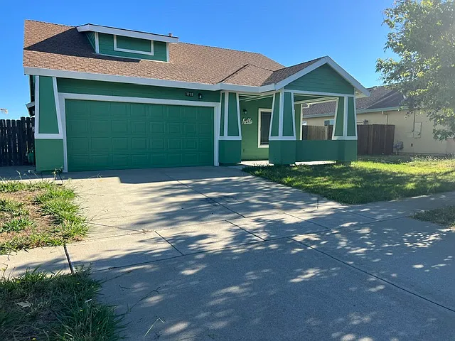 2239 Roberta Ave