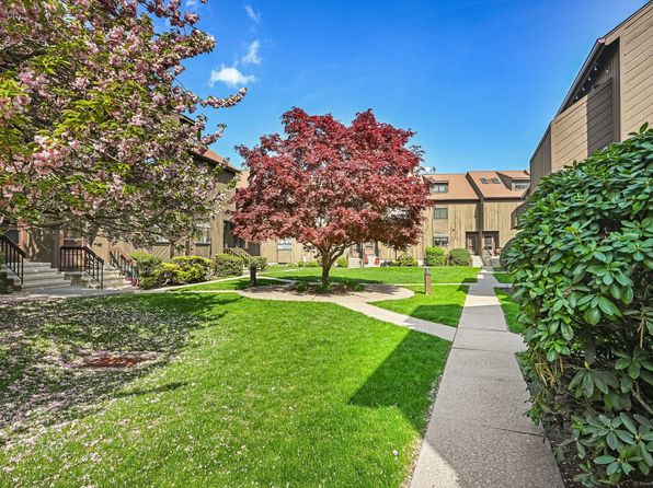 455 Hope St APT 1B, Stamford, CT 06906