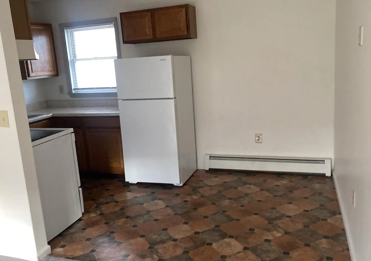148 Fifth St — Photo 2