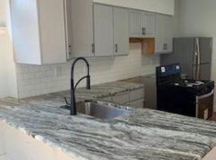 902 Tree St, Philadelphia, PA 19148