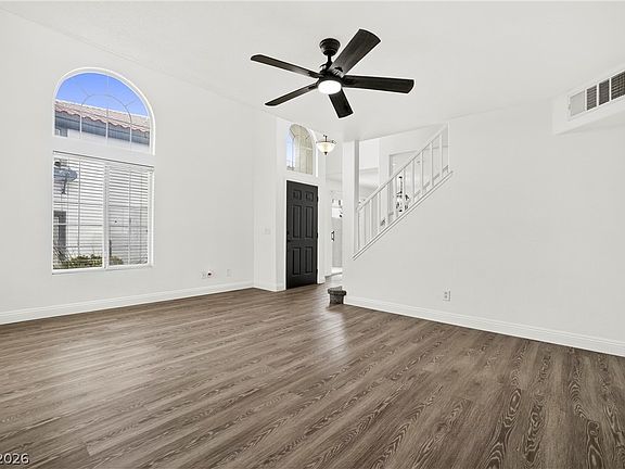 5th image of 206 Luninborg St