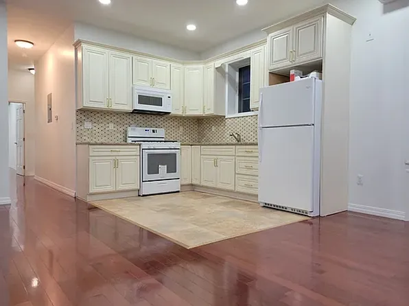 7117 19th Avenue image 3 of 16