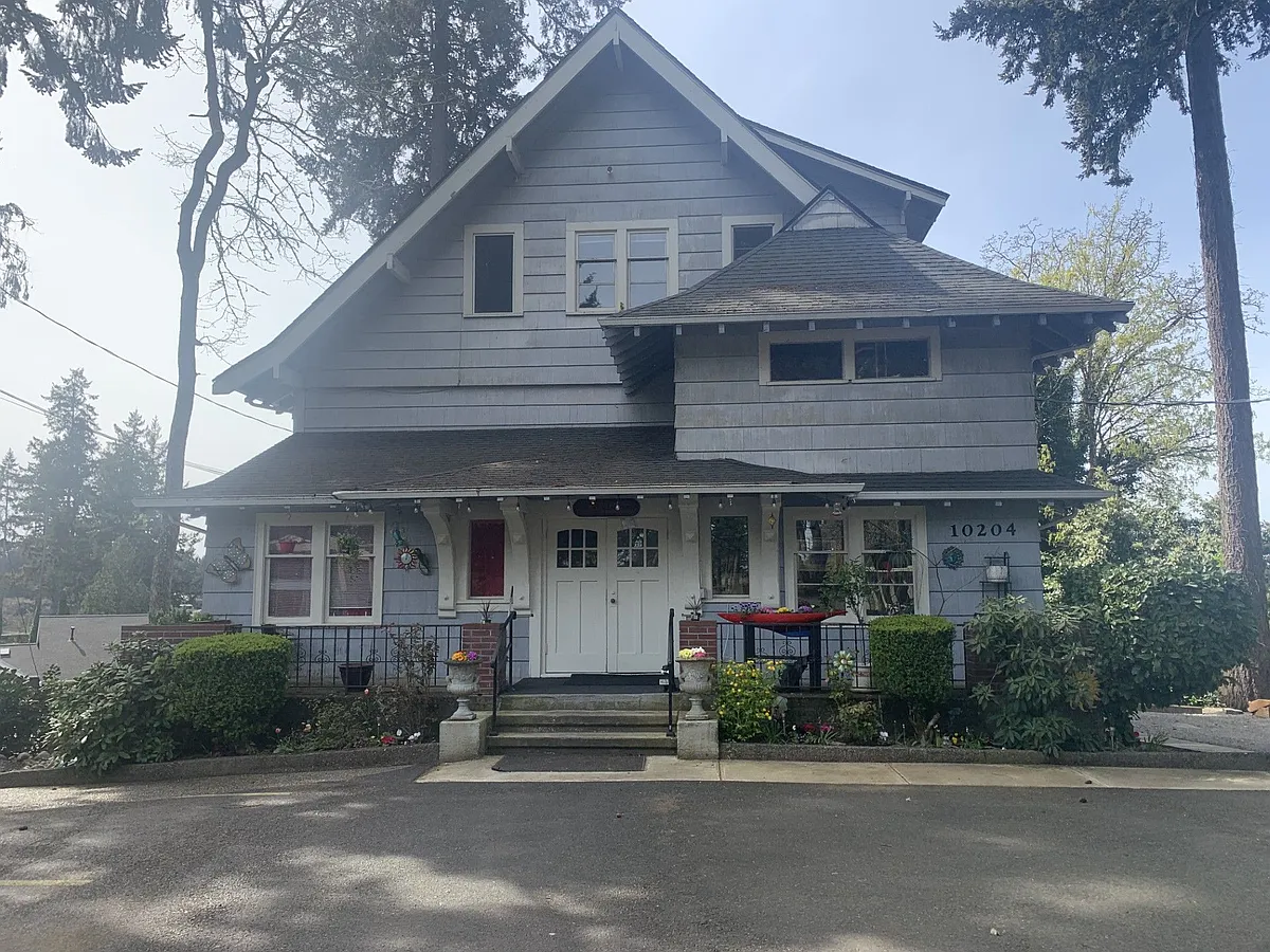 Building Photo - 10204 Dekoven Dr SW