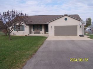 27956 Buena Vista Dr, Rock Falls, IL 61071