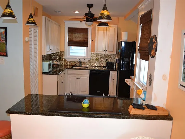 22 N Buffalo Ave — Photo 13